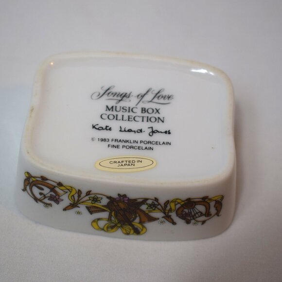 Vintage 1983 Franklin Porcelain Kate Lloyd Jones I Hear Music Music Box - Picture 3 of 3